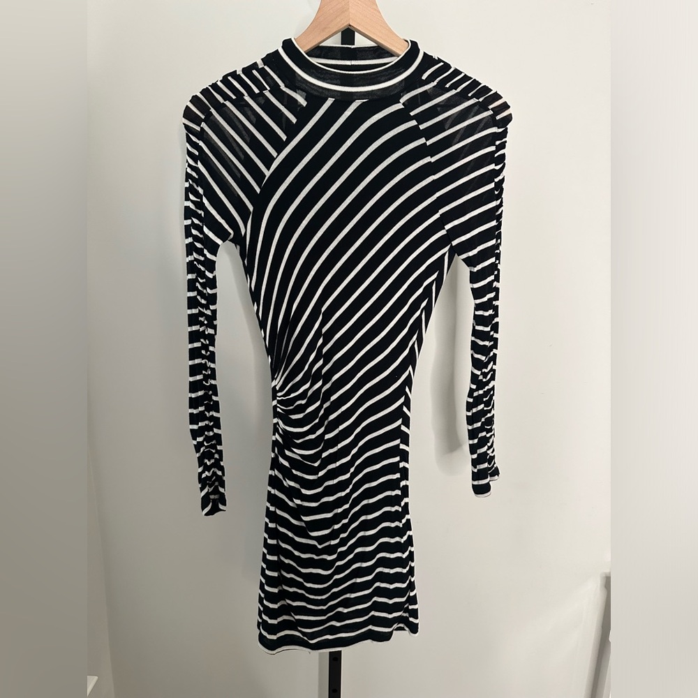 Guess Black and White Long Sleeve Dress